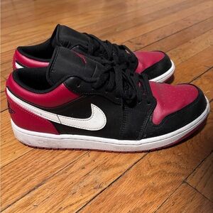 Nike Jordan 1 Low - Black & Red